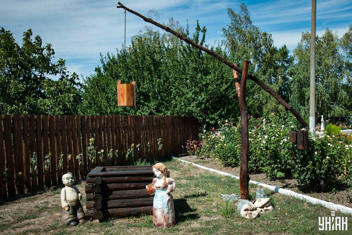 Το συντομότερο δυνατό αναζητήστε τη γάτα στην οπτική ψευδαίσθηση / κολάζ Moje